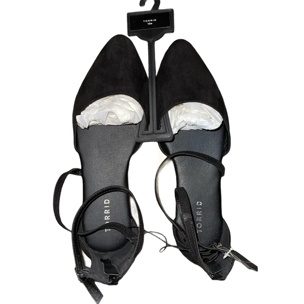 🆕 Torrid Black Flats 10